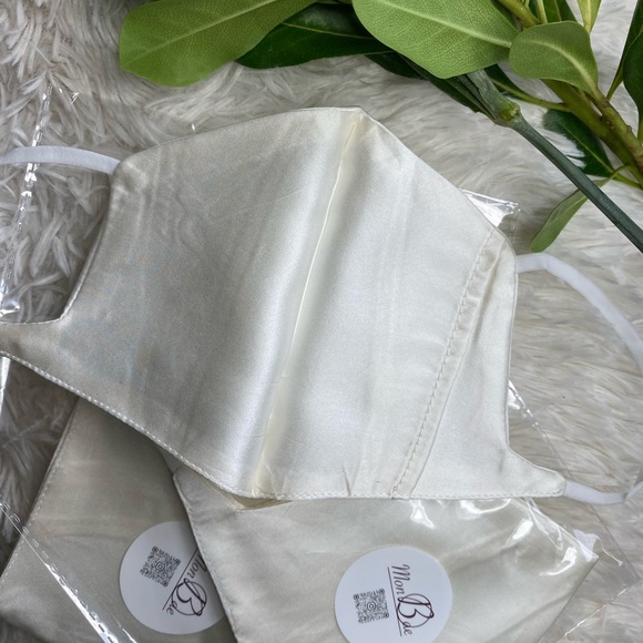 Silk mask - Picture 3 of 4